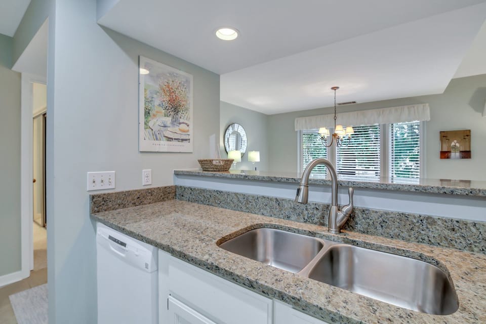 Fully equipped kitchen.
