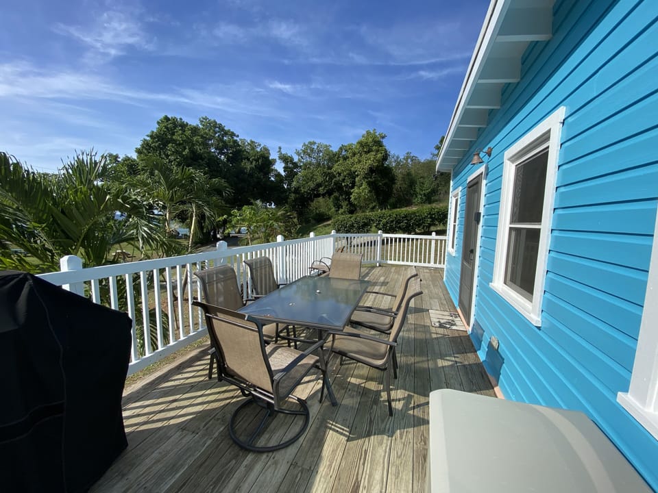table with seating for 6, storage for dive gear