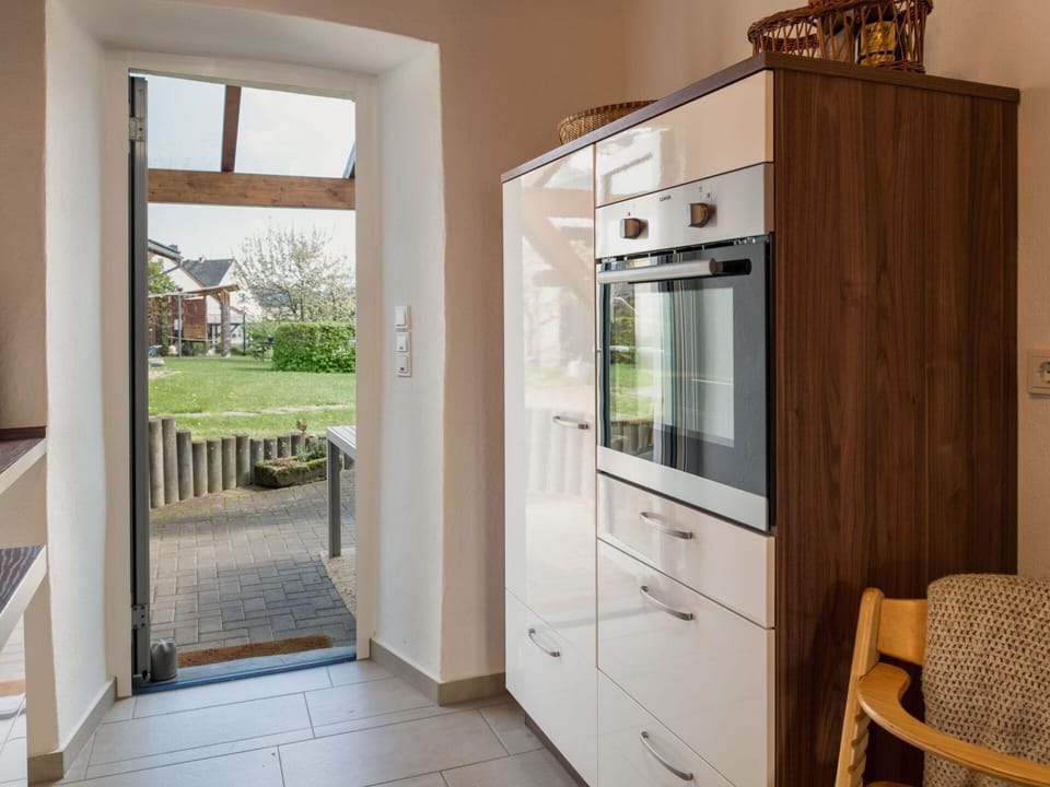 Cabinetry, Property, Furniture, Product, Wood, Drawer, Building, Interior Design, Floor, Wood Stain