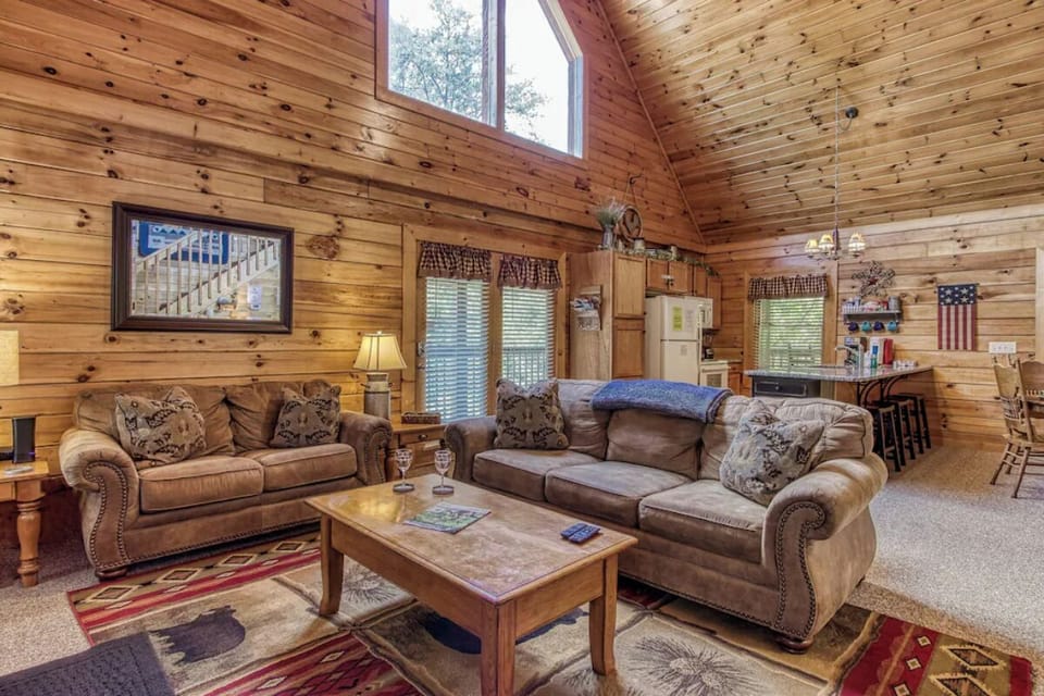 Smoky Mountain Hideout's cozy living area