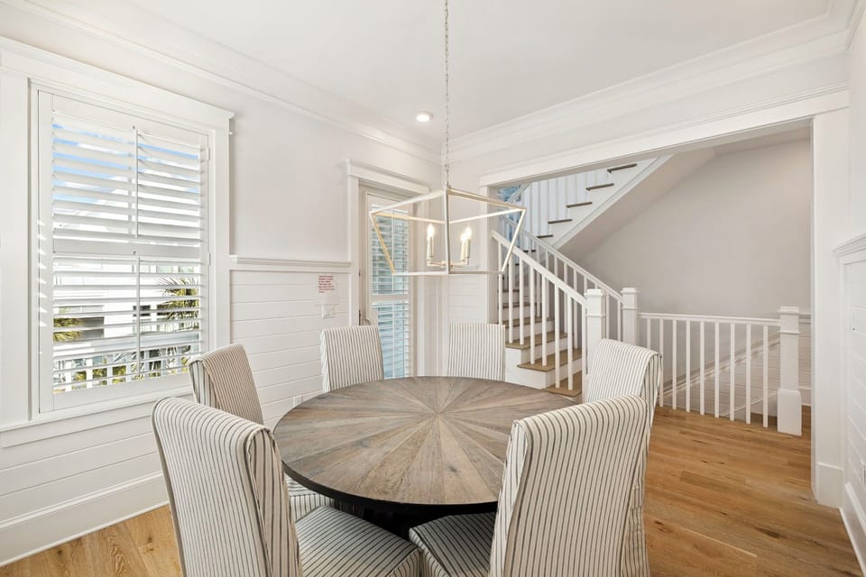 Gather in the Dining Area - Seating for 6