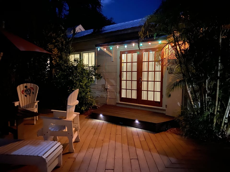 Sleep in a quiet oasis , then take a short walk to the party on Duval!