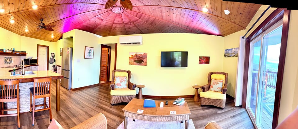 Sunny, spacious, open floor plan. High ceilings, water view, AC, TV