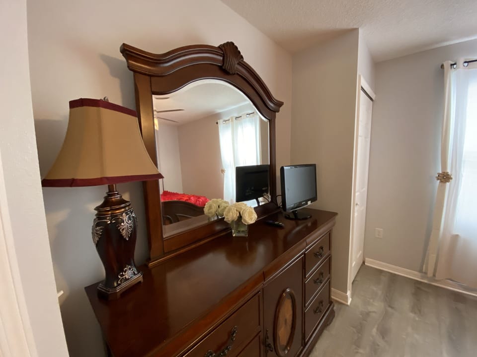 Flat screen TVs in all bedrooms 