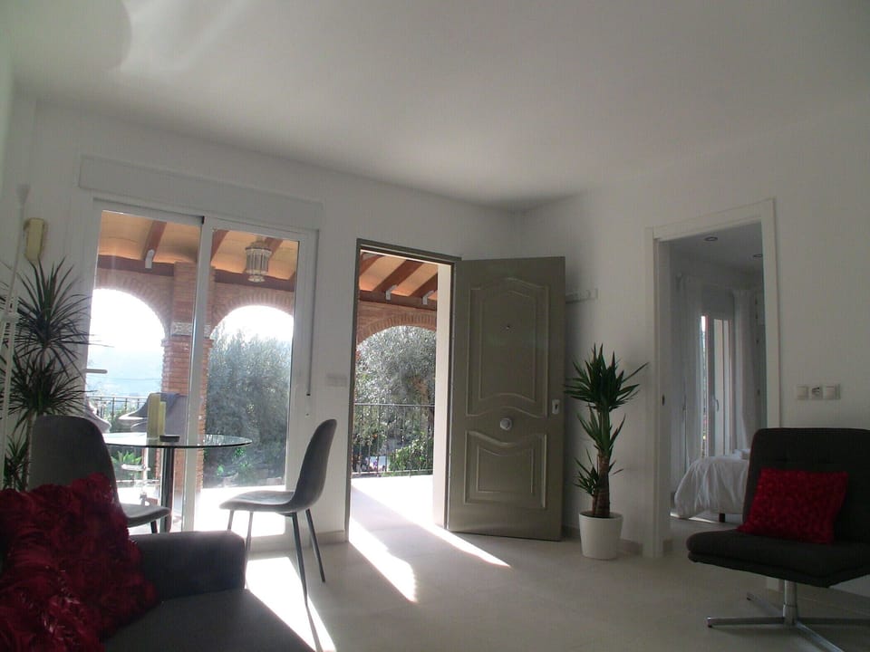 lounge onto terrace and into master bedroom
