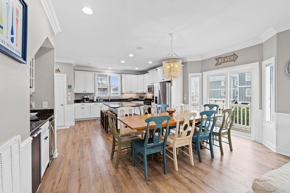 Large Dining Area seats 10