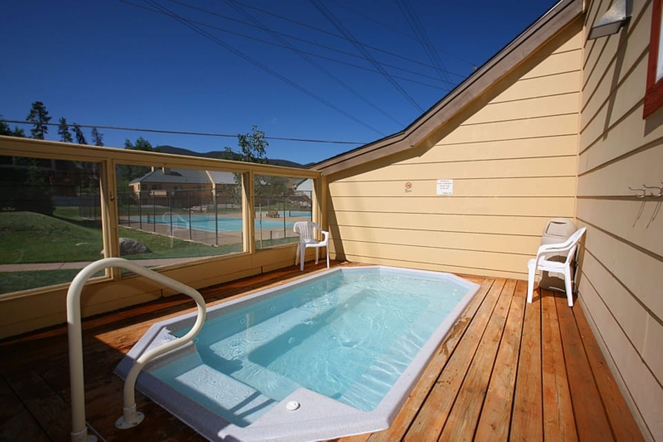 Outdoor Hot Tub