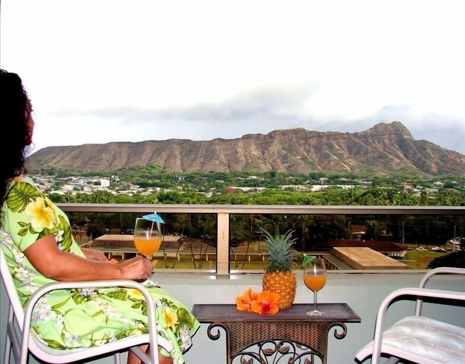 Enjoy this Breath-taking Diamond Head View from the Living Area and Lanai !!