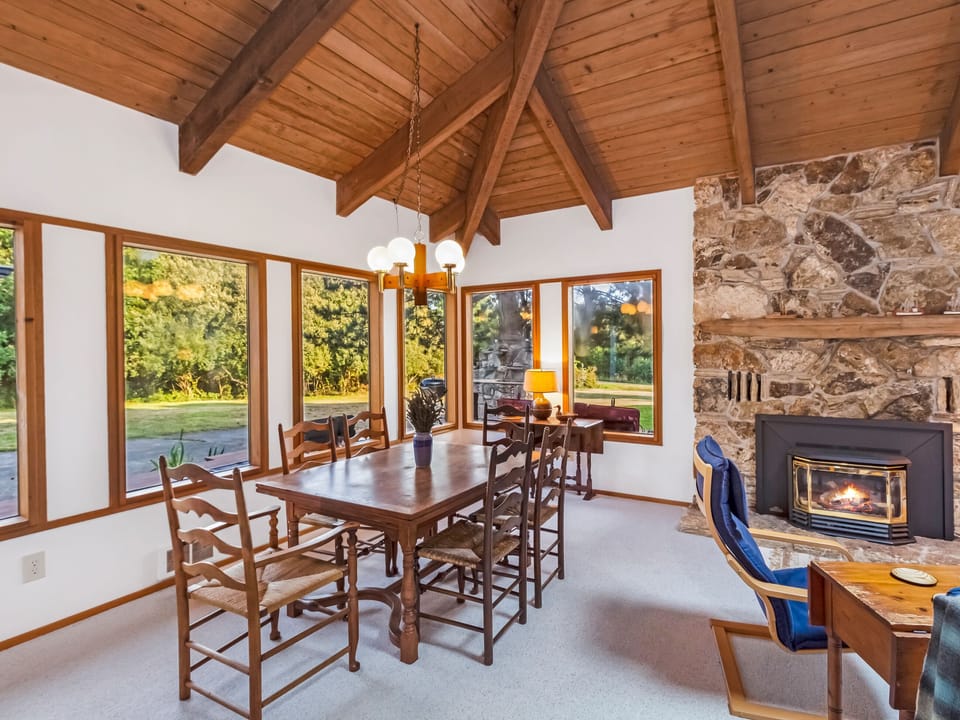 Dining Area for 6 - Dining room with retro stone propane fireplace