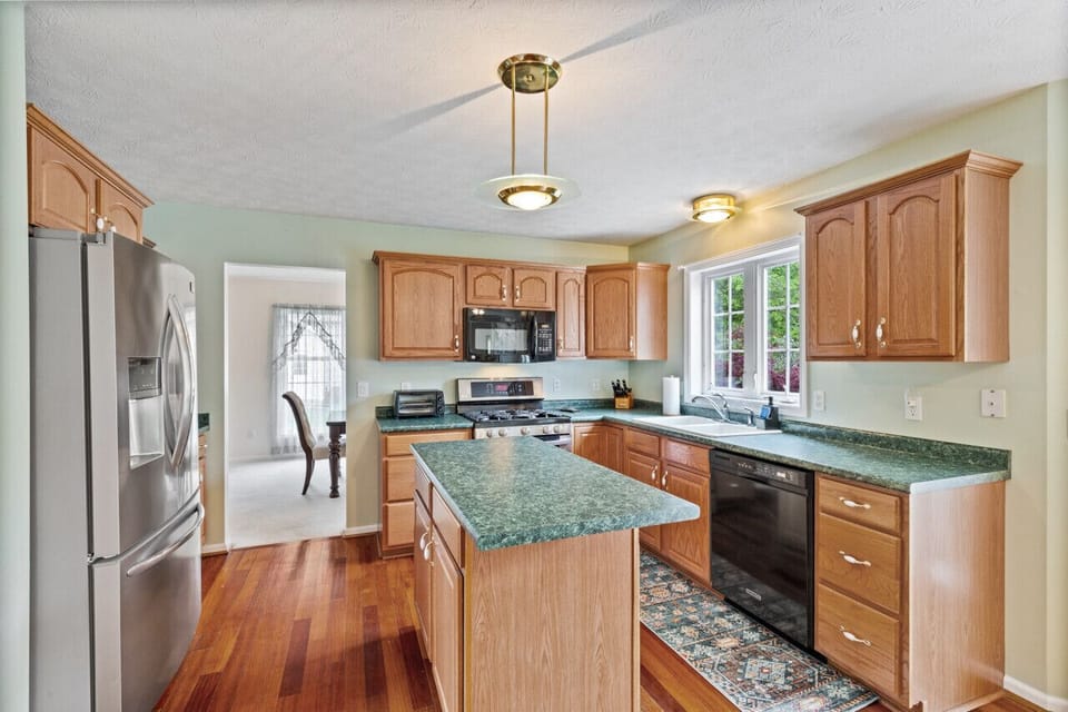 Large Kitchen with island