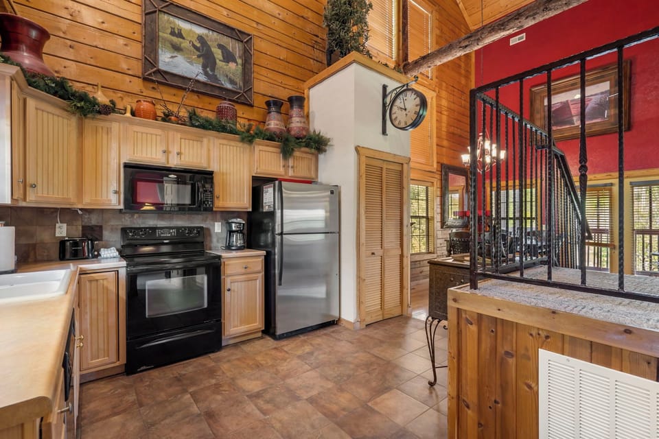 Full Kitchen, Stairs to the Loft