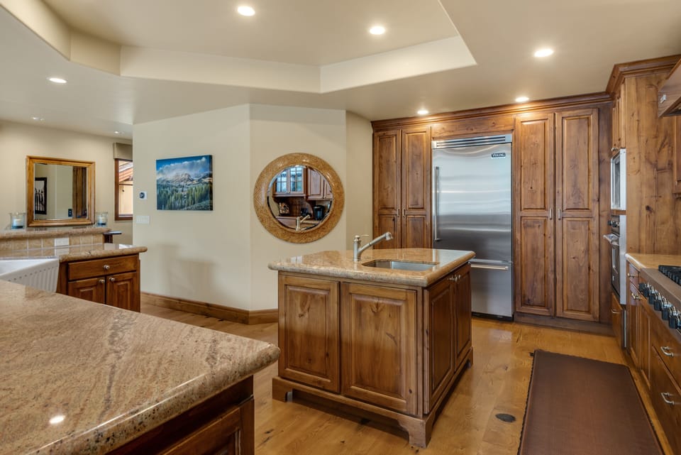 Main Floor Kitchen 
