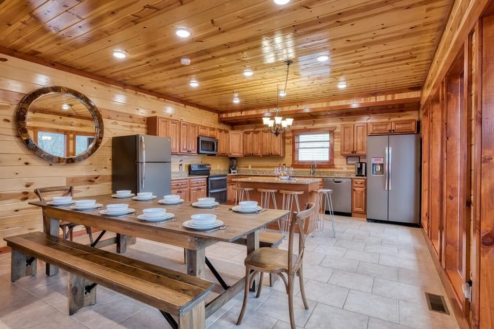 Enjoy all of your meals in our well-equipped and beautiful kitchen!