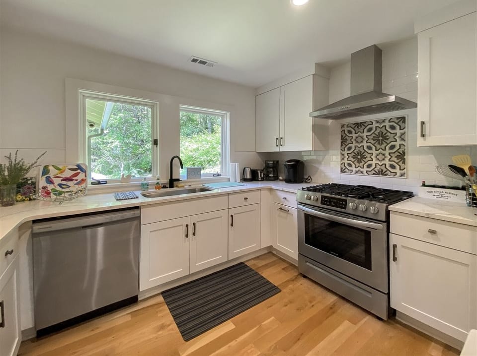 Kitchen, Main Level