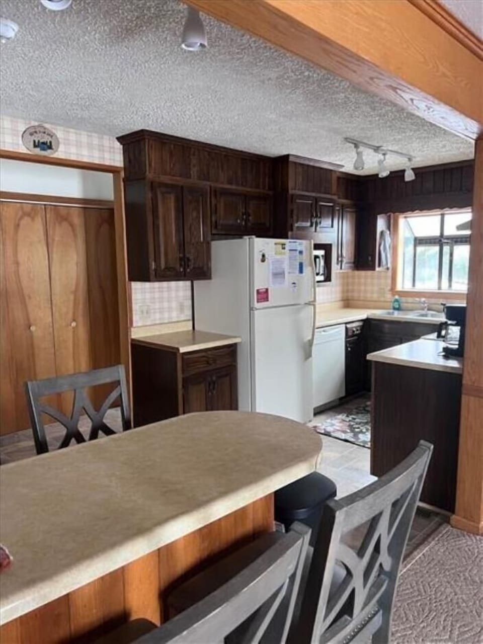 Breakfast Bar Area