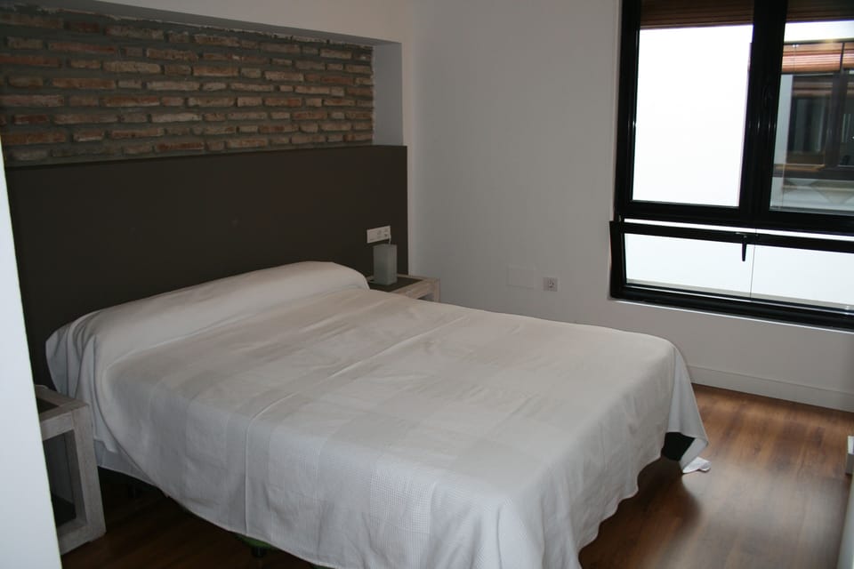 1 Bedroom apt