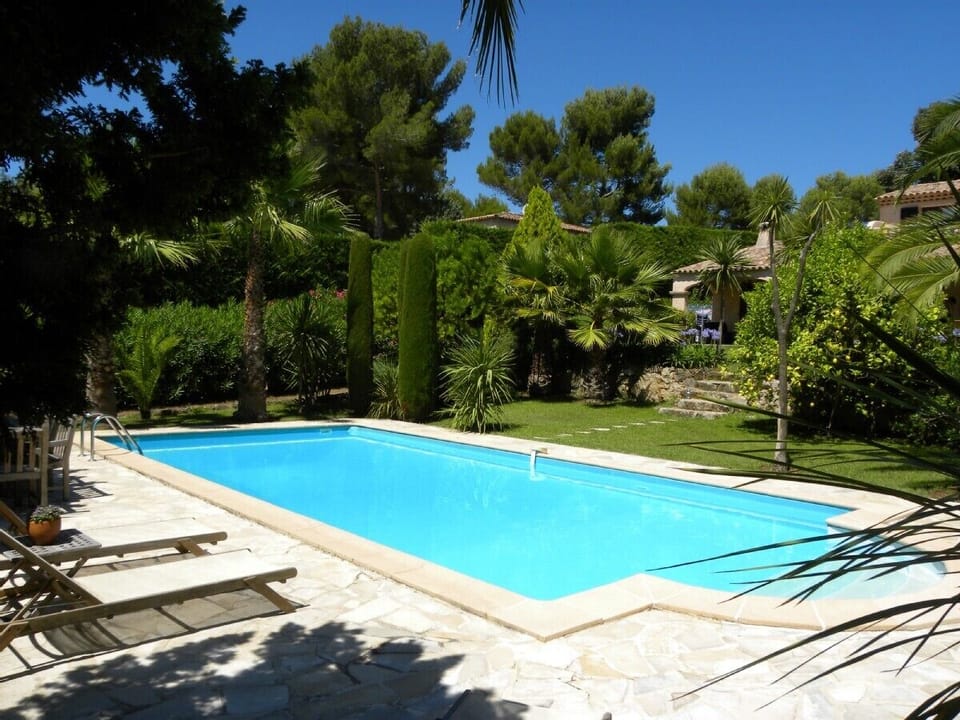 Pool area
