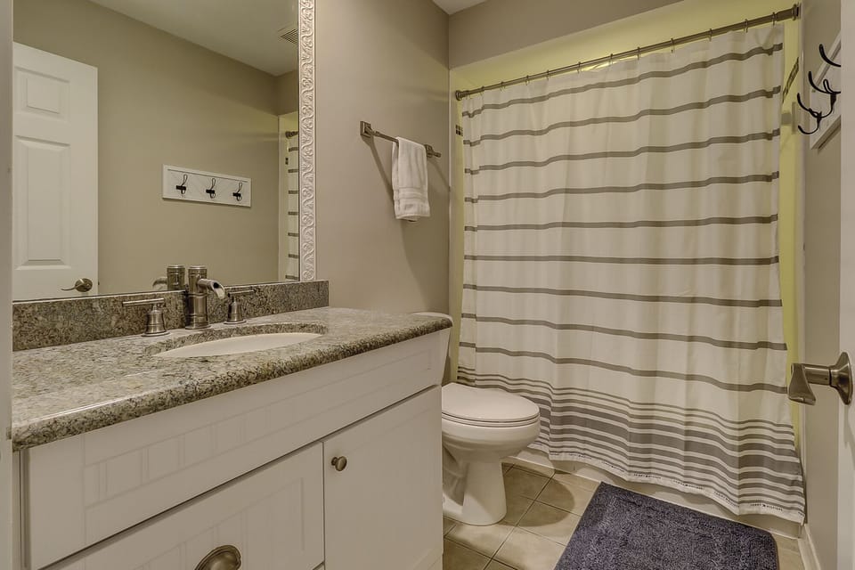 Guest Bath with tub