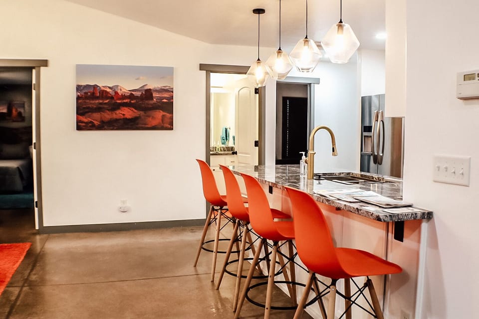 Kitchen bar