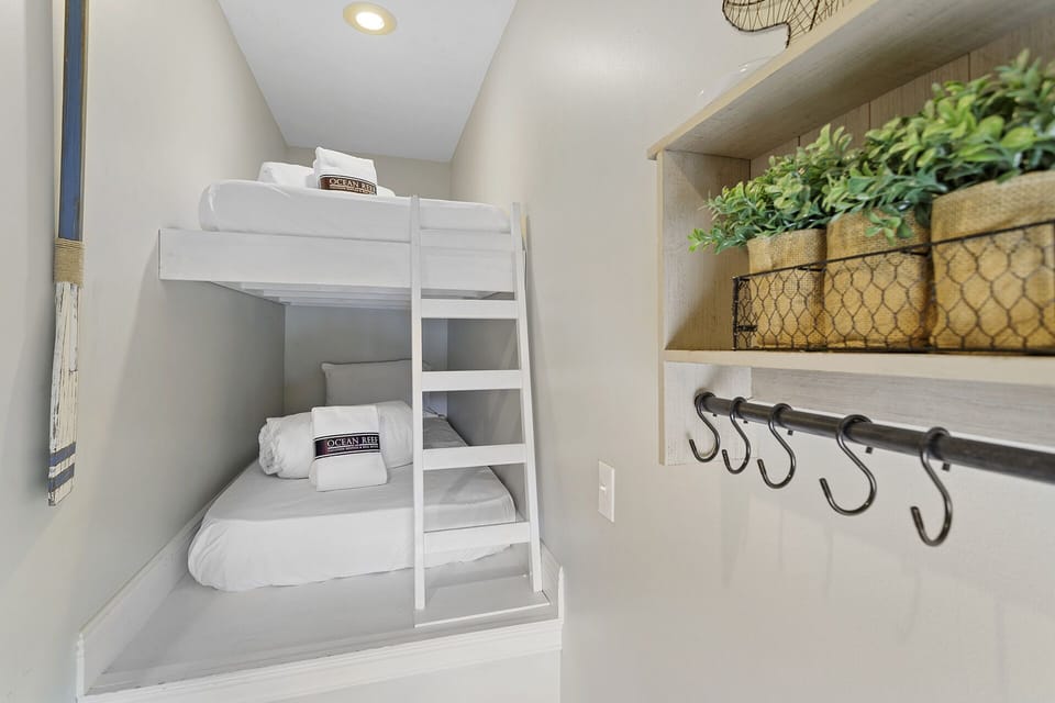 Legacy 501 Bunk Nook