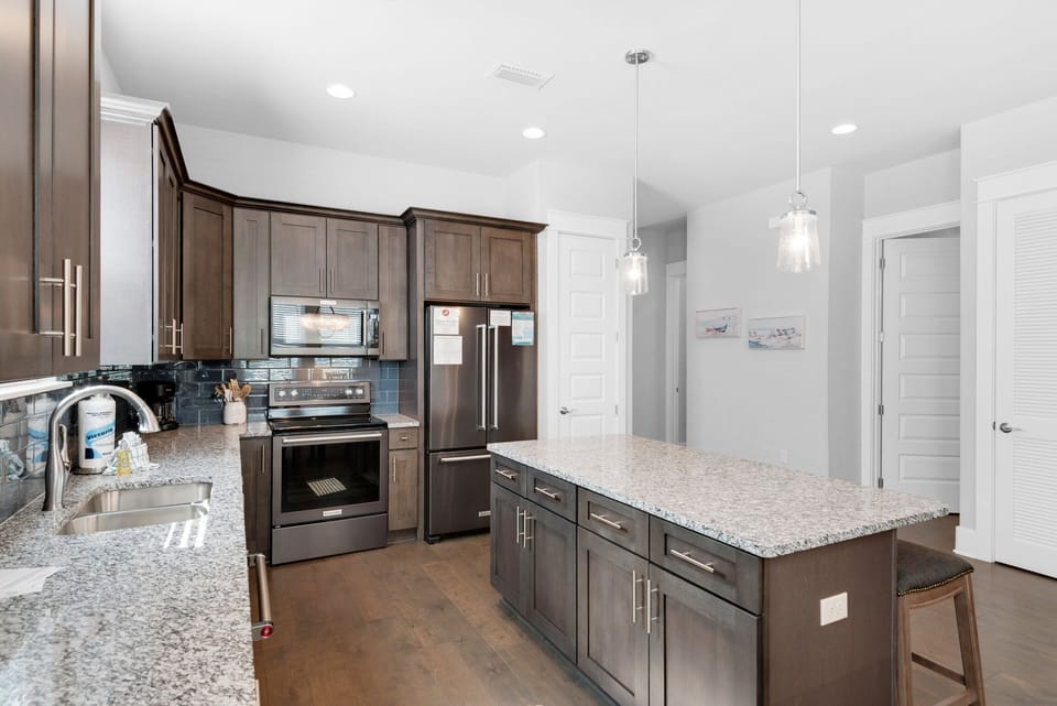 Gorgeous kitchen with plenty of cooking space