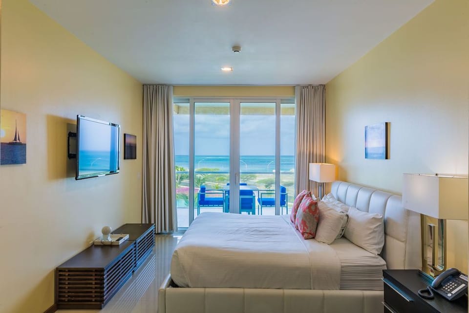 Master bedroom w/ balcony access