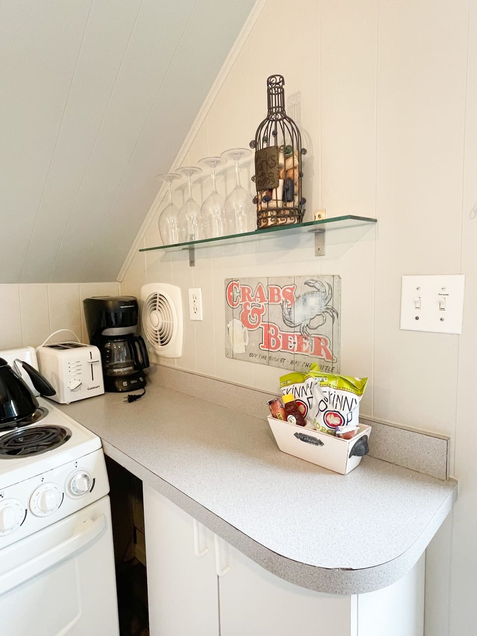 Kitchen and welcome snacks