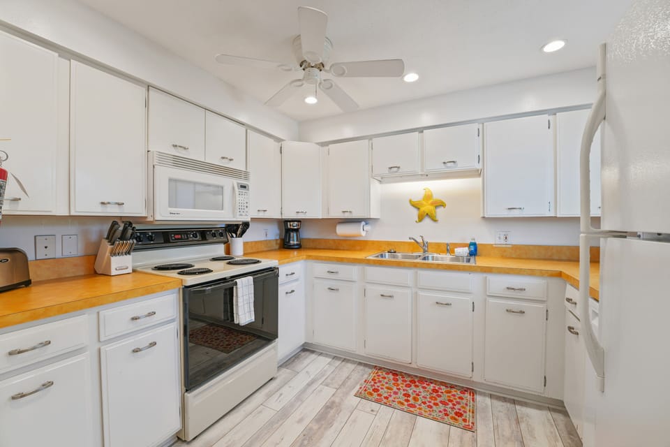 Full Kitchen 