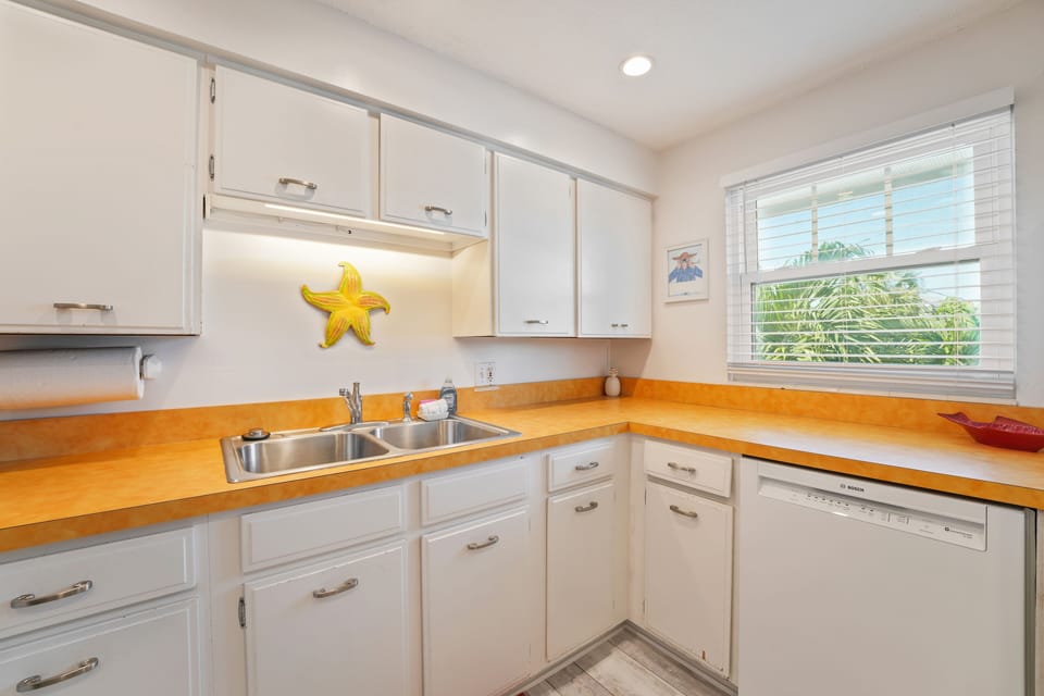Full Kitchen 