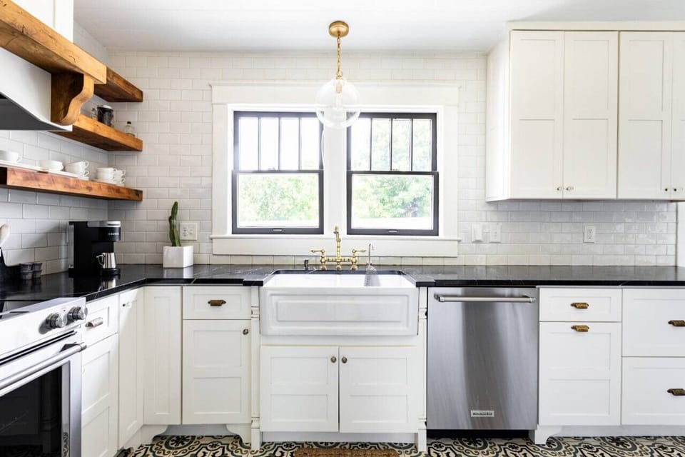 Kitchen with all the fixin's