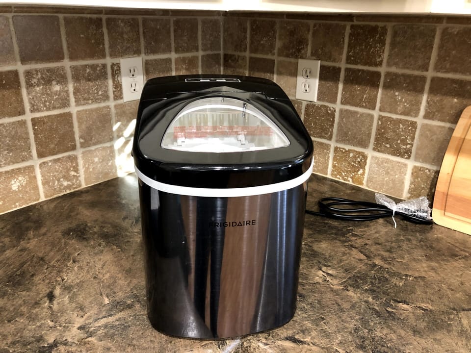 Way cool ice maker!!
