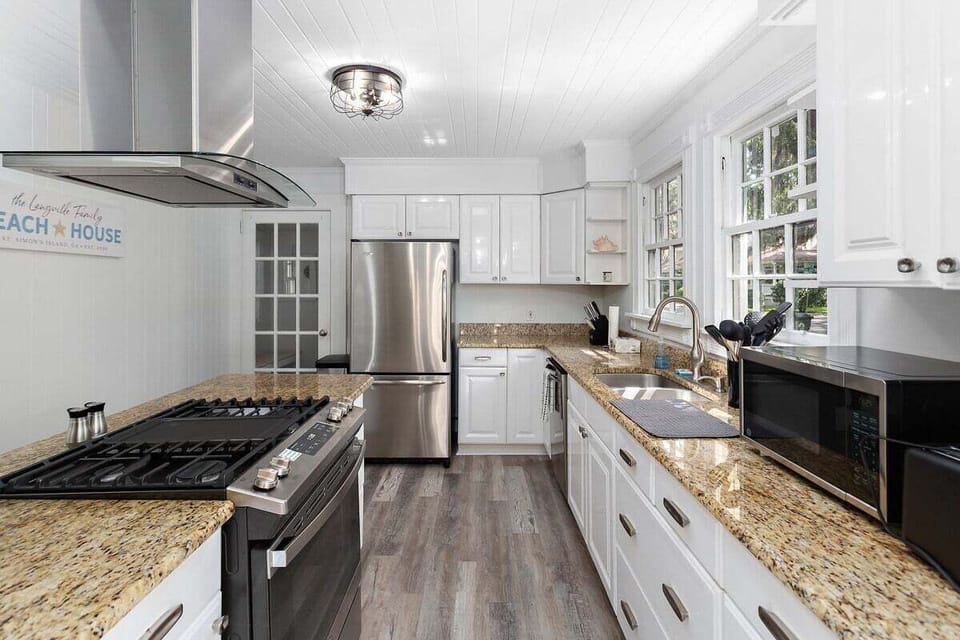 559 Magnolia - Kitchen