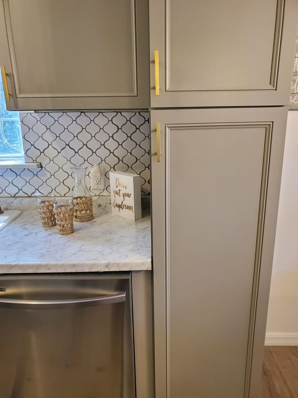 PANTRY SPACE FOR YOUR FOOD!