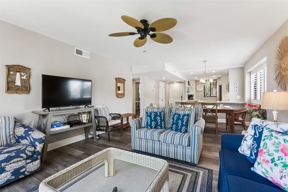 Living Room at 4404 Island Club