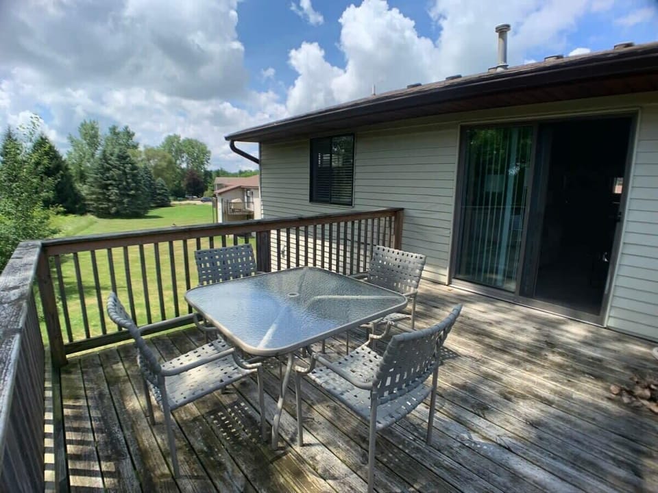 Propane grill for outdoor dining