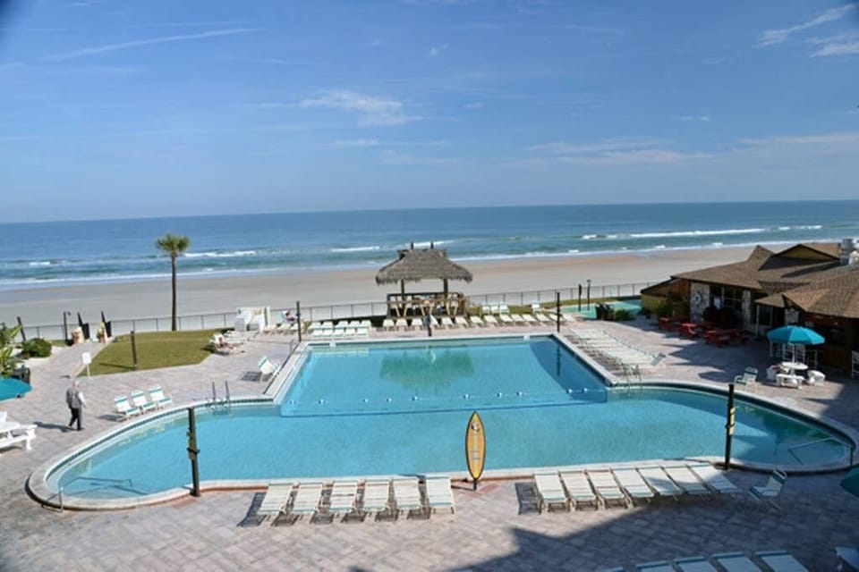 Main pool and Deck (Tiki grill on right)