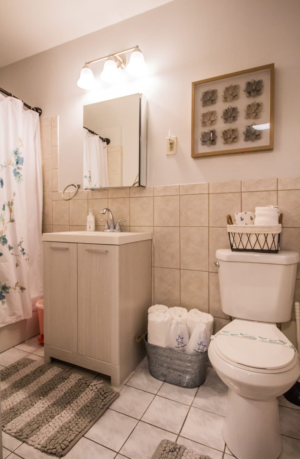 Bathroom, Lots of floor space.