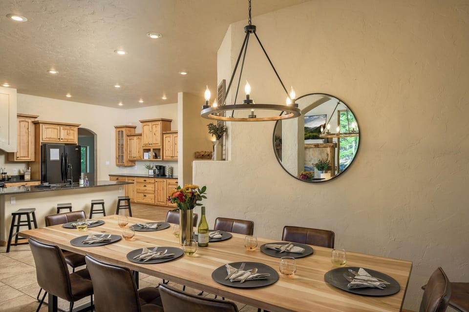 Seasonal Celebrations — A beautiful dining space made for holiday dinners and special-occasion feasts. 🎄🍽