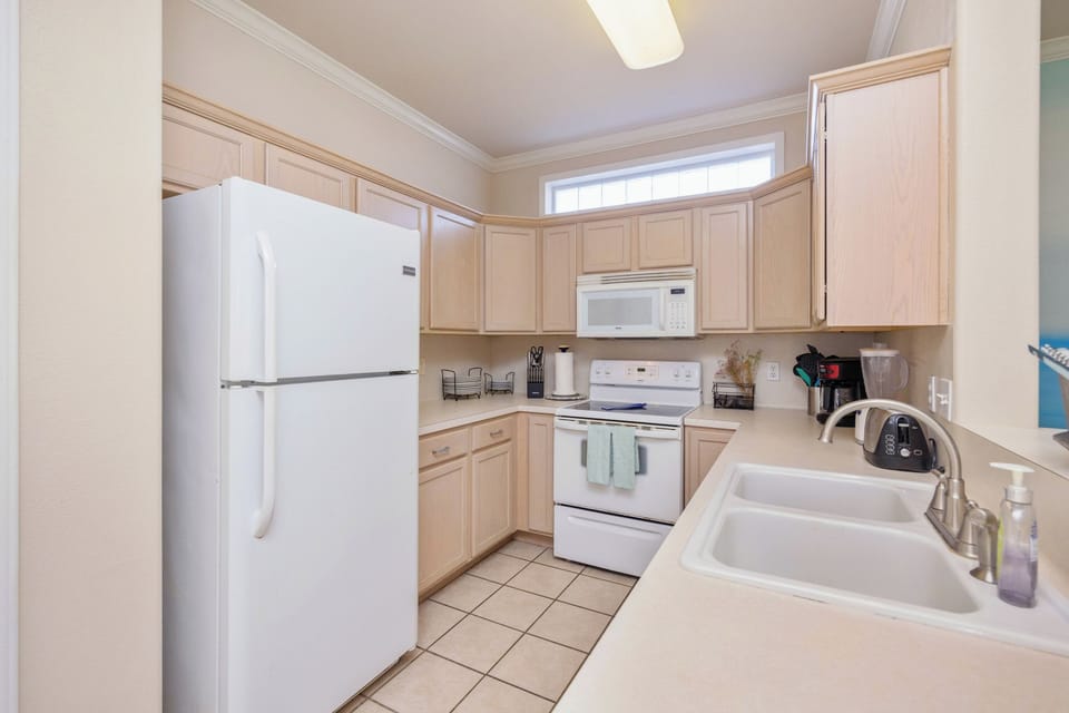 Kitchen with everything needed to cook for the family.