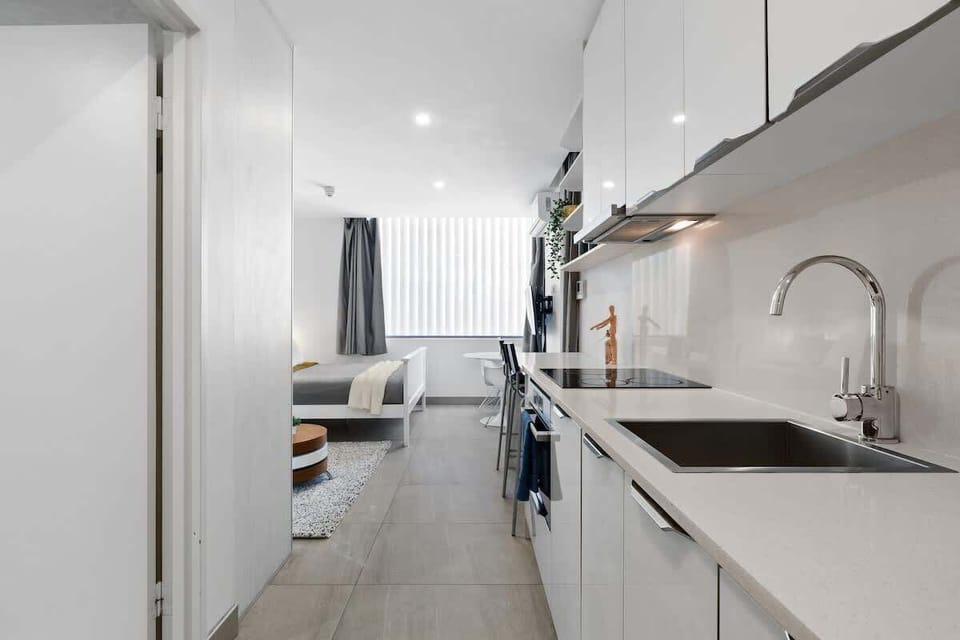 An equipped kitchen.