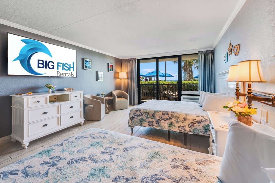 Stunning Bedroom Beautifully Decorated with Amazing Views 💫✨
