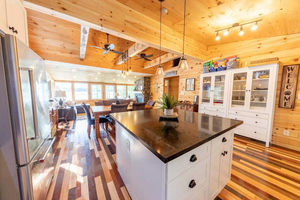 Main Cottage - Kitchen