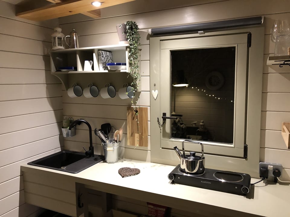 Inside the Cabin at ‘The Hide’