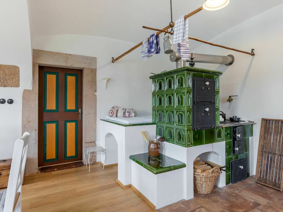 Wood, Interior Design, Shelving, Flooring, Floor, Living Room, Hardwood, Wood Stain, Ceiling, House