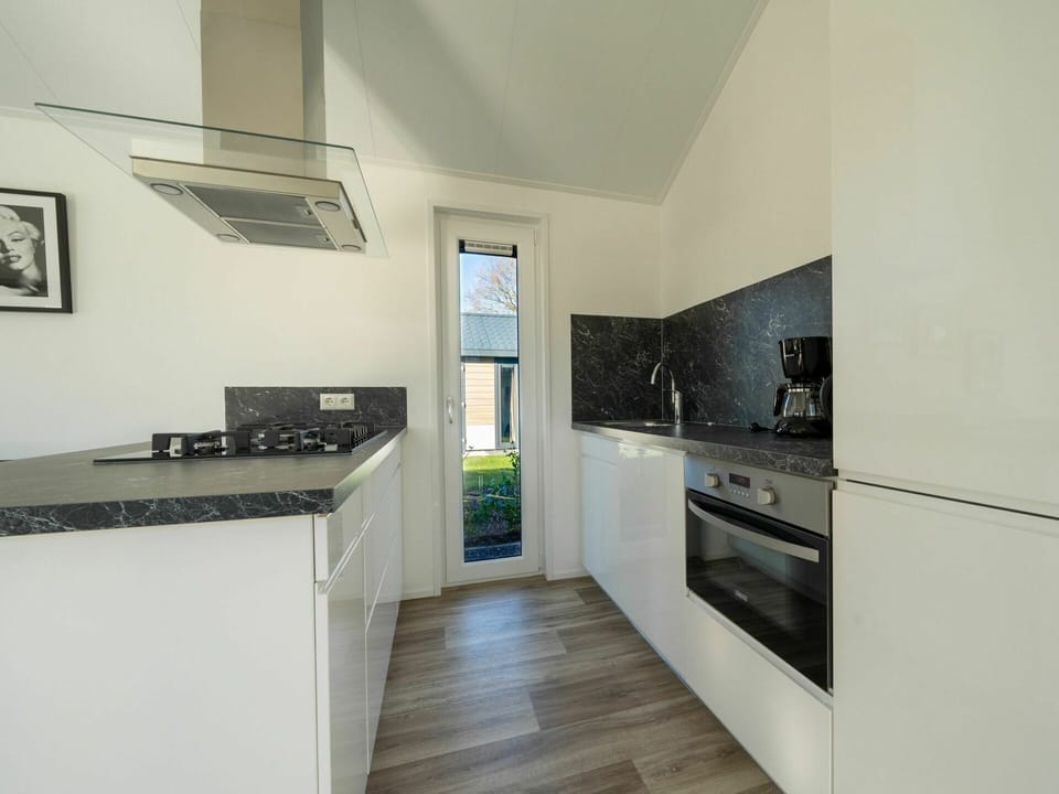 Property, Room, Building, Interior Design, Furniture, House, Kitchen, Real Estate, Floor, Architecture