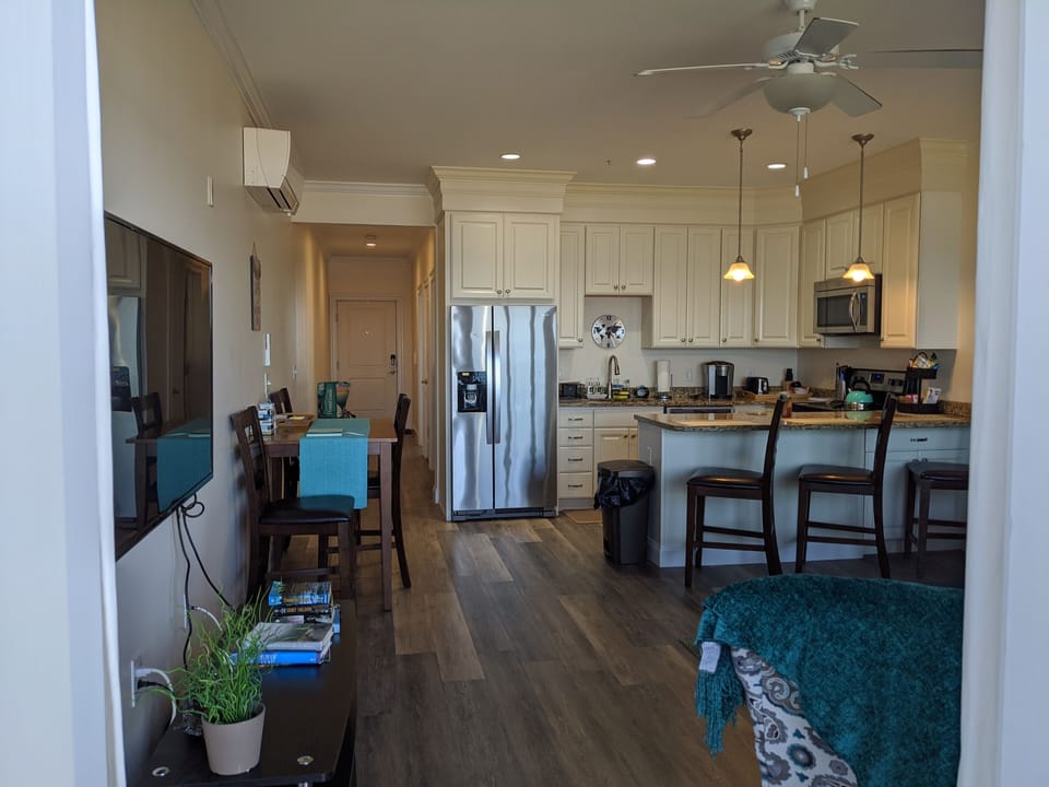 Fully equipped kitchen and breakfast/  area. 
