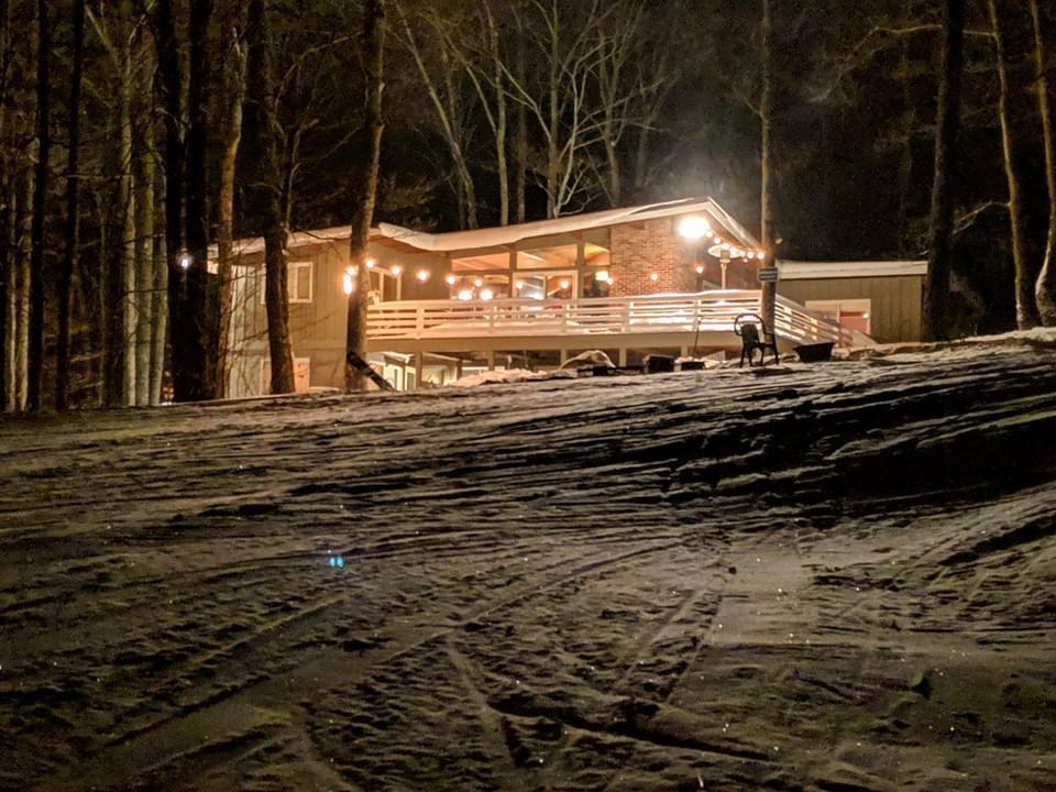 view of Short Stop Lodge from Bells Bottom ski run