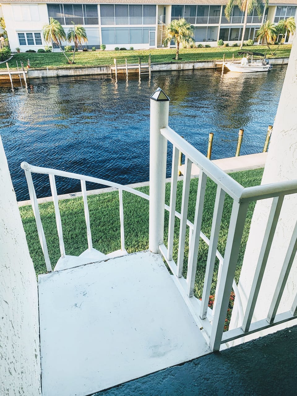 off lanai to water/dock