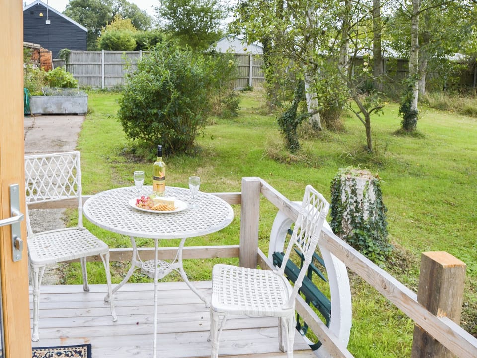 Decking | The Squirrel&rsquo;s (Strelley Barn), Woodham Mortimer, near Maldon