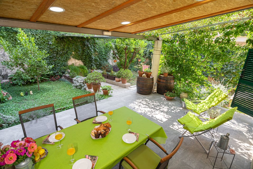 External dining room